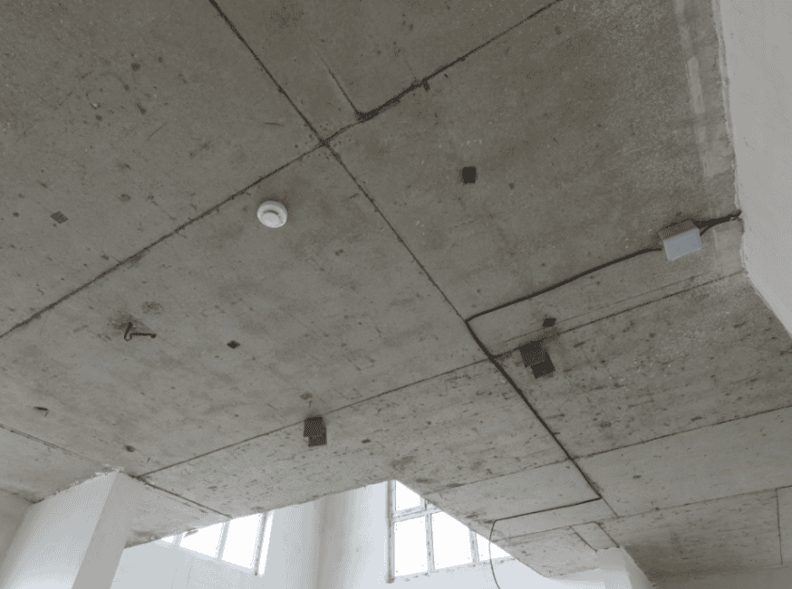 콘크리트  천장